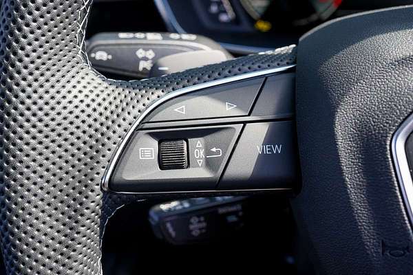 2025 Audi Q3 40 TFSI S line F3