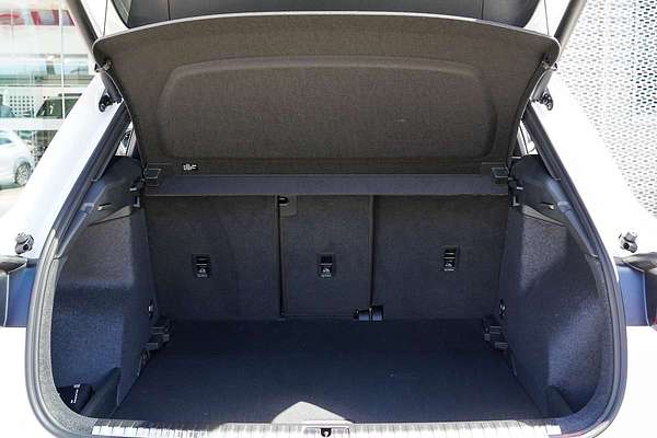 2025 Audi Q3 40 TFSI S line F3