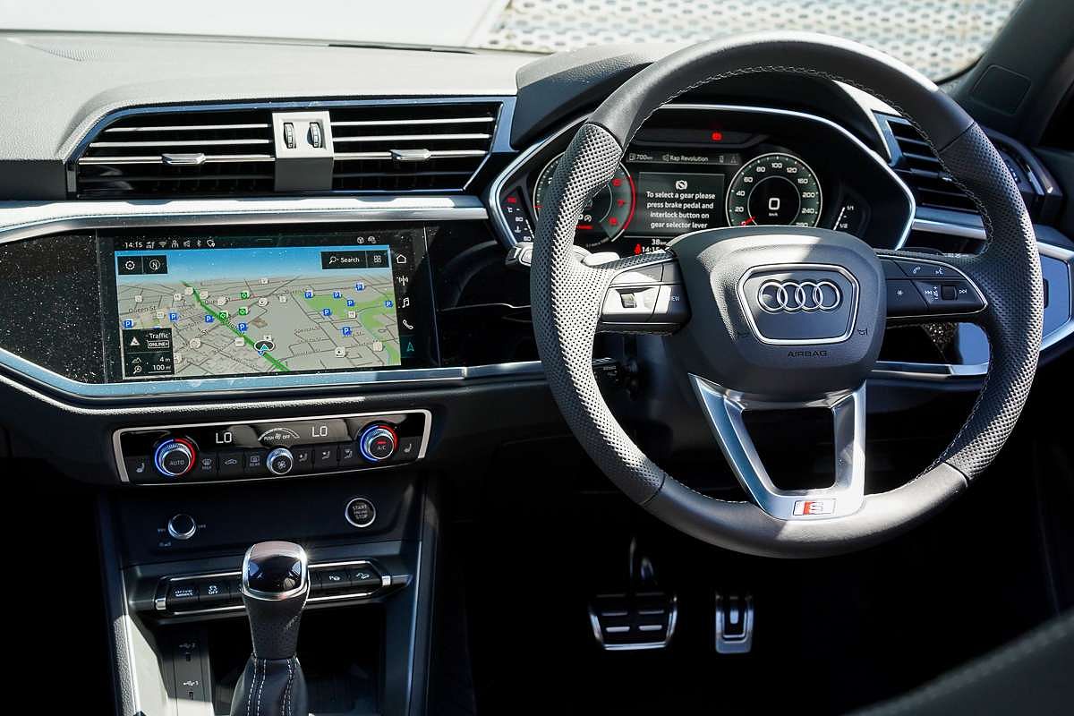 2025 Audi Q3 40 TFSI S line F3