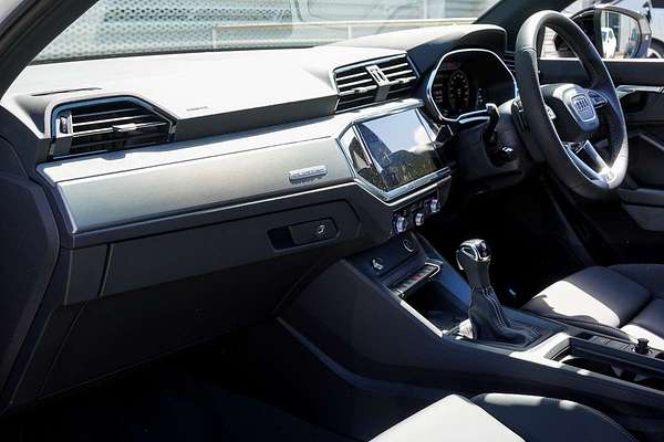 2025 Audi Q3 40 TFSI S line F3