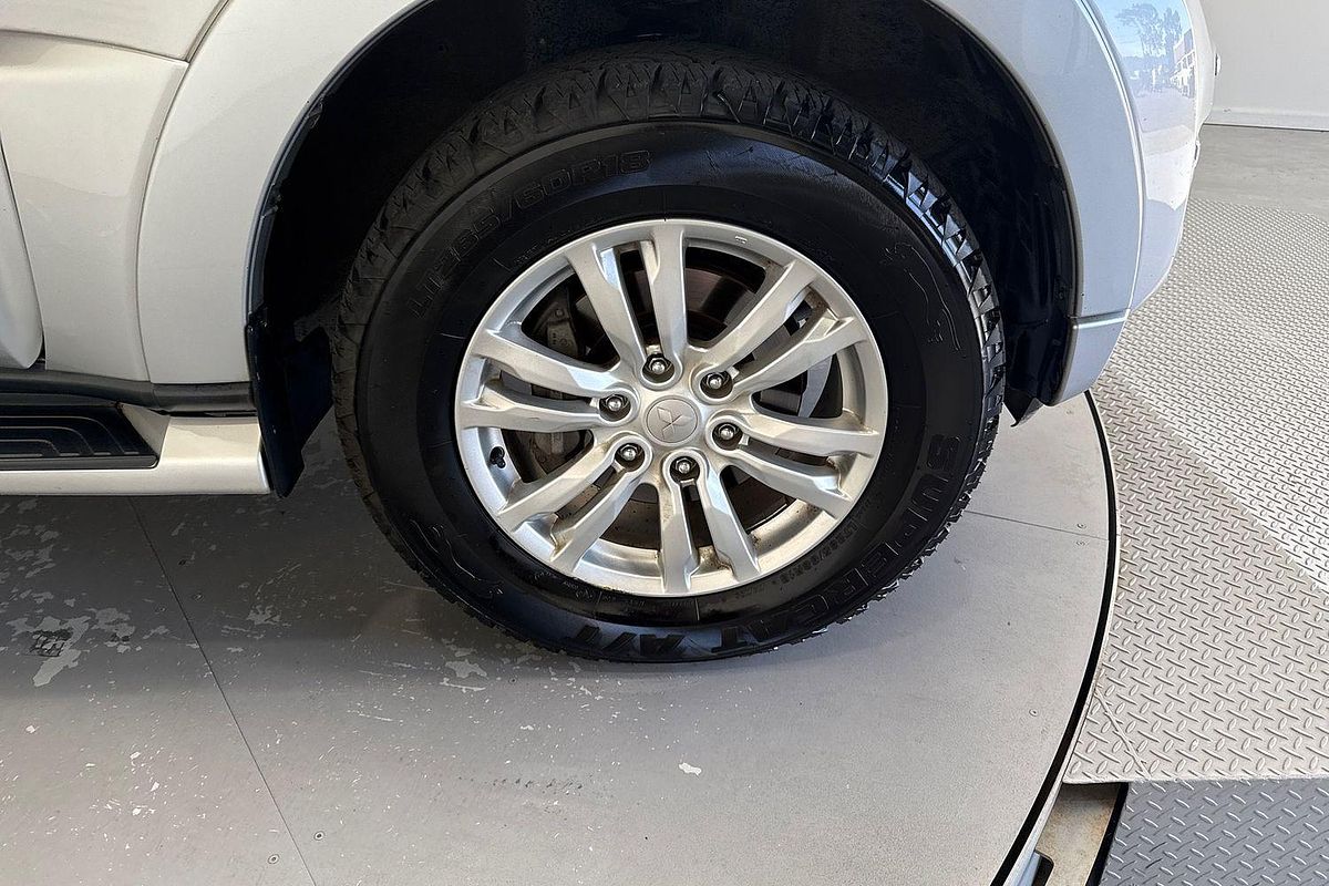 2017 Mitsubishi Pajero GLS NX