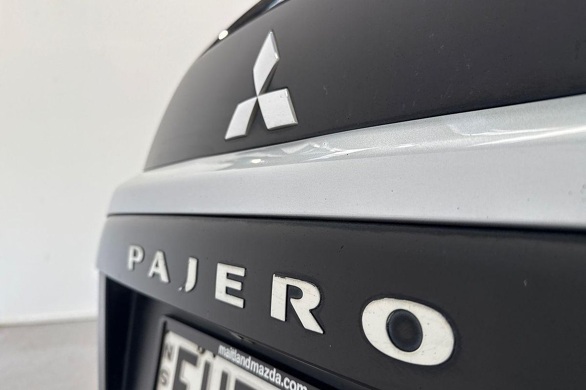 2017 Mitsubishi Pajero GLS NX