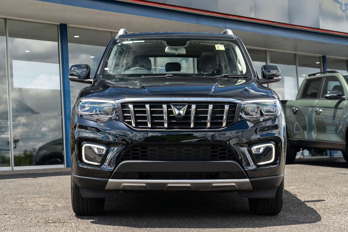 2025 Mahindra Scorpio Z8L