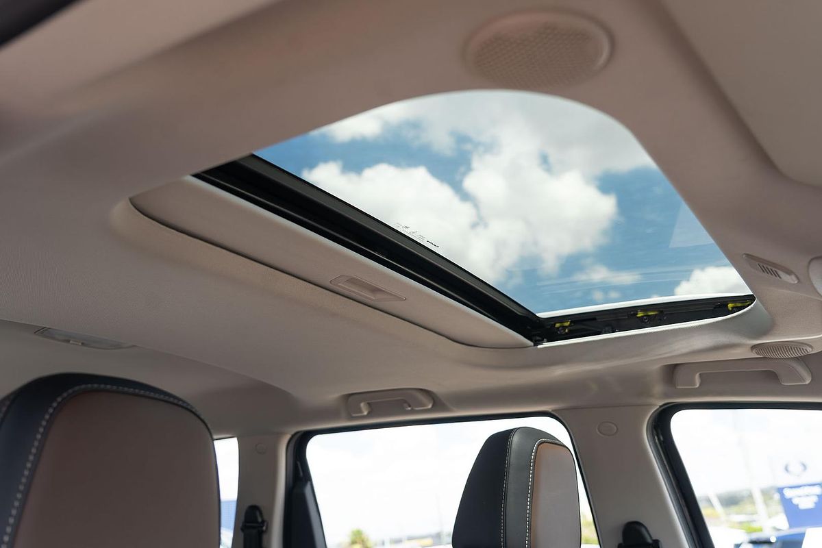 2025 Mahindra Scorpio Z8L