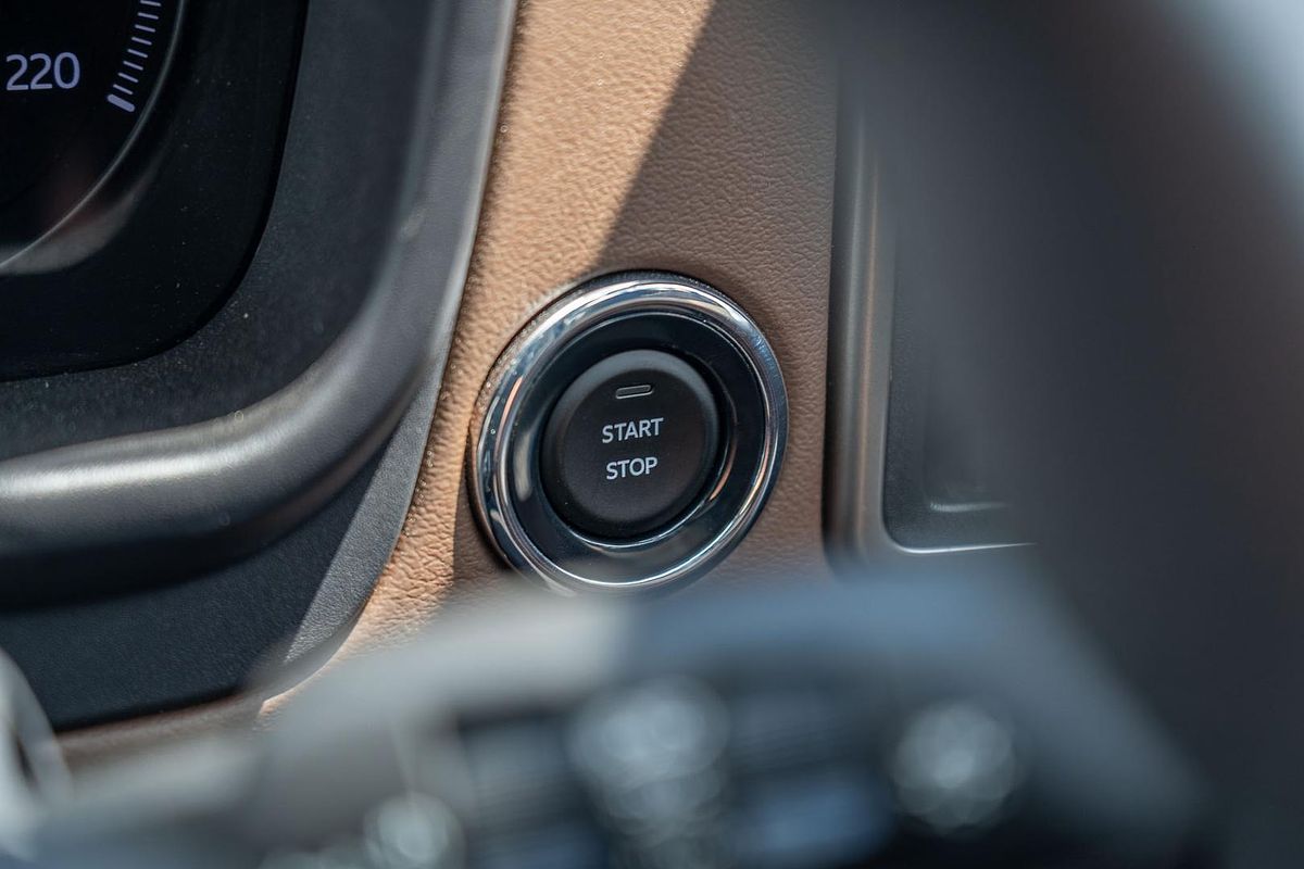 2025 Mahindra Scorpio Z8L