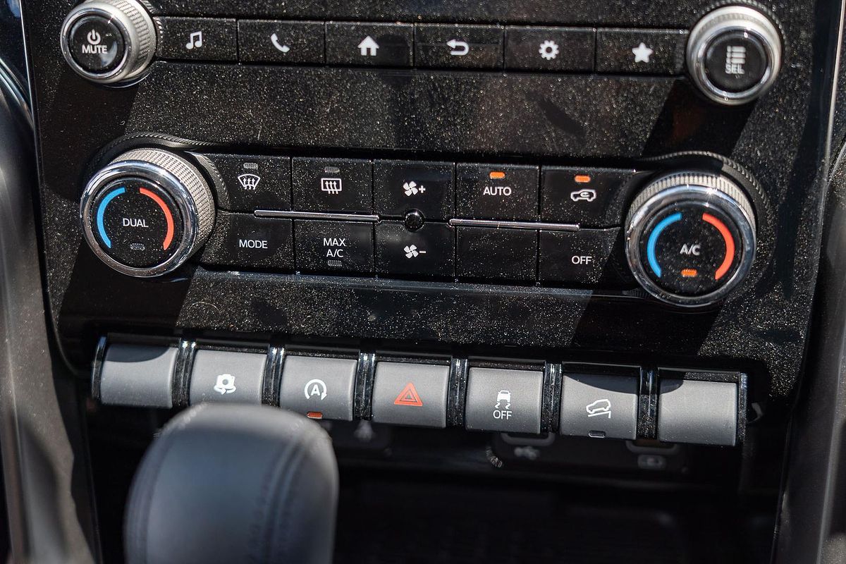 2025 Mahindra Scorpio Z8L