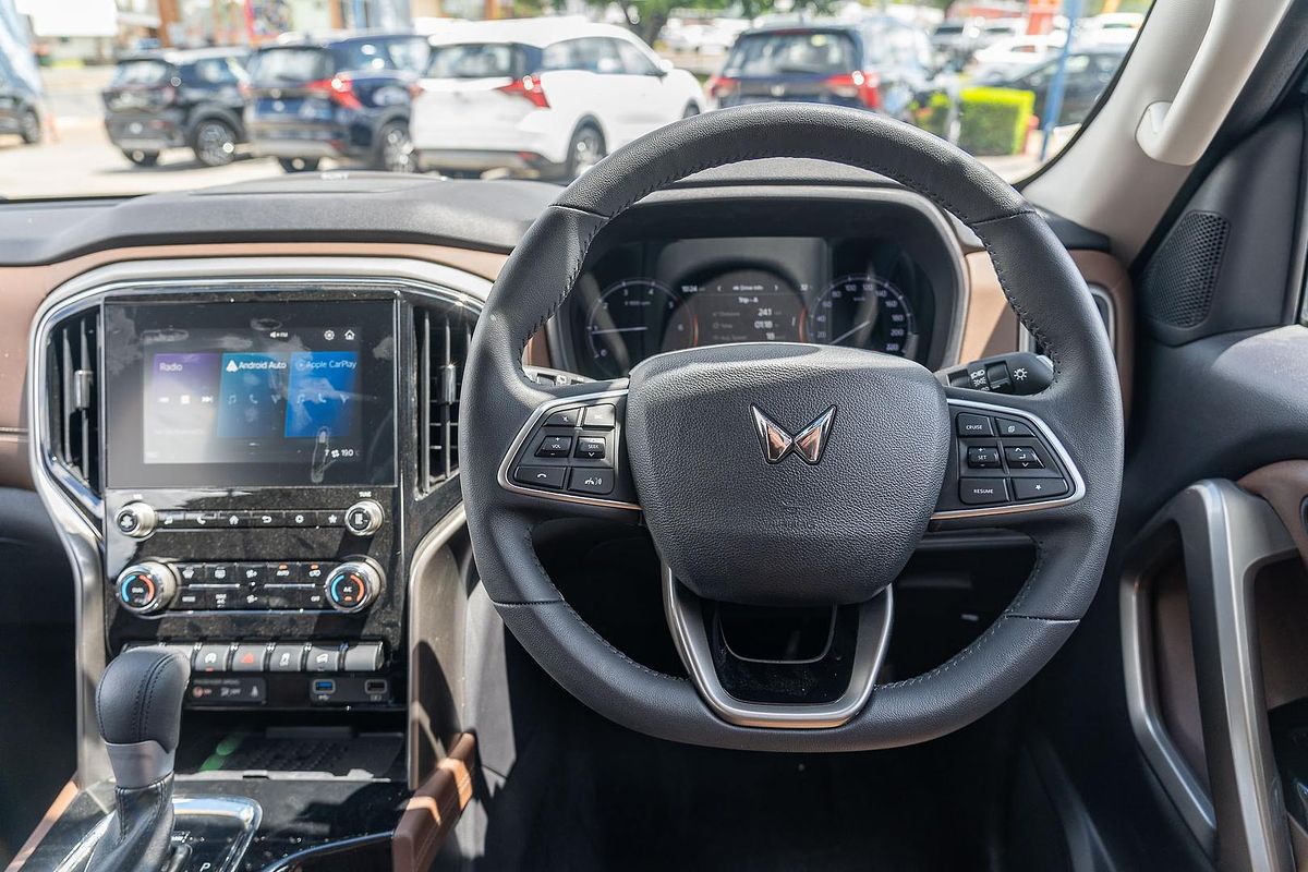 2025 Mahindra Scorpio Z8L