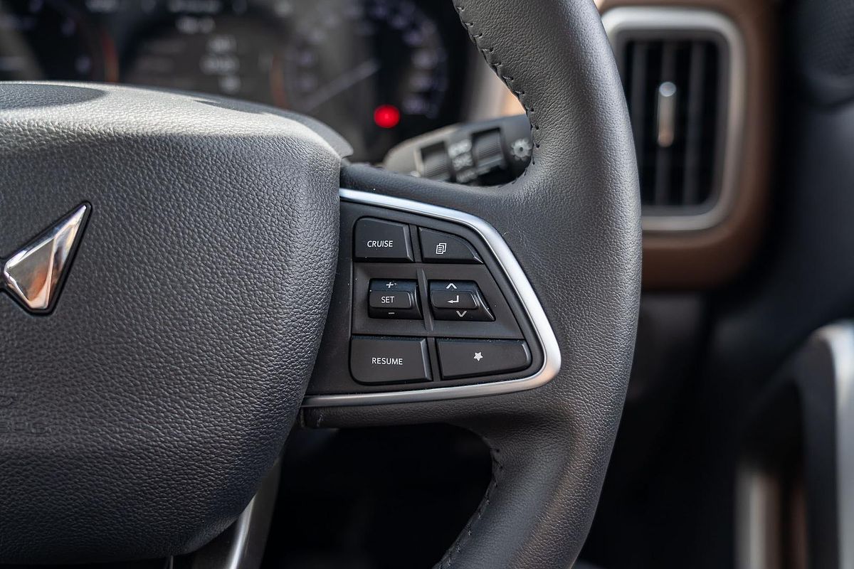 2025 Mahindra Scorpio Z8L