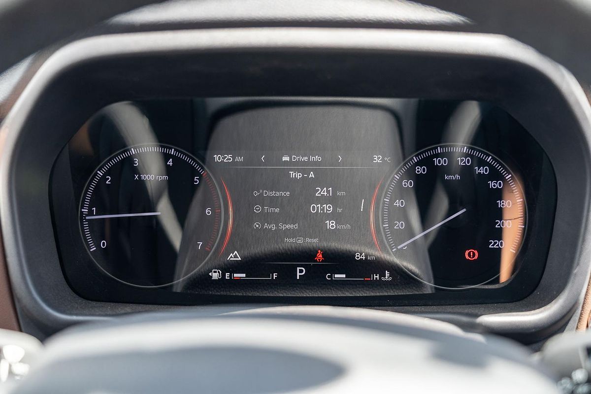 2025 Mahindra Scorpio Z8L