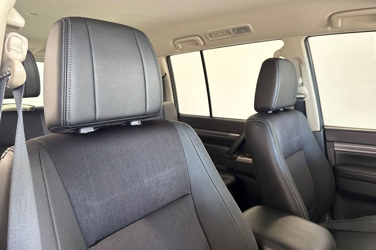 2017 Mitsubishi Pajero GLS NX