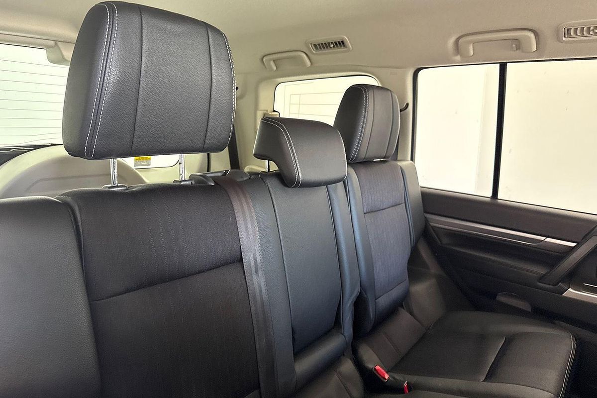 2017 Mitsubishi Pajero GLS NX