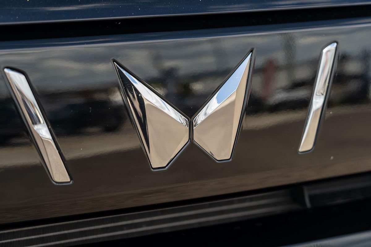 2025 Mahindra XUV3XO AX7L