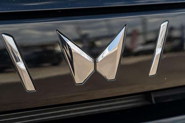 2025 Mahindra XUV3XO AX7L