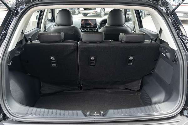 2025 Mahindra XUV3XO AX7L