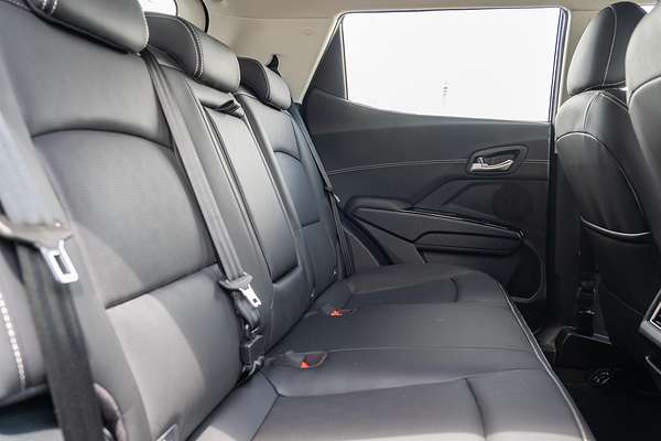 2025 Mahindra XUV3XO AX7L