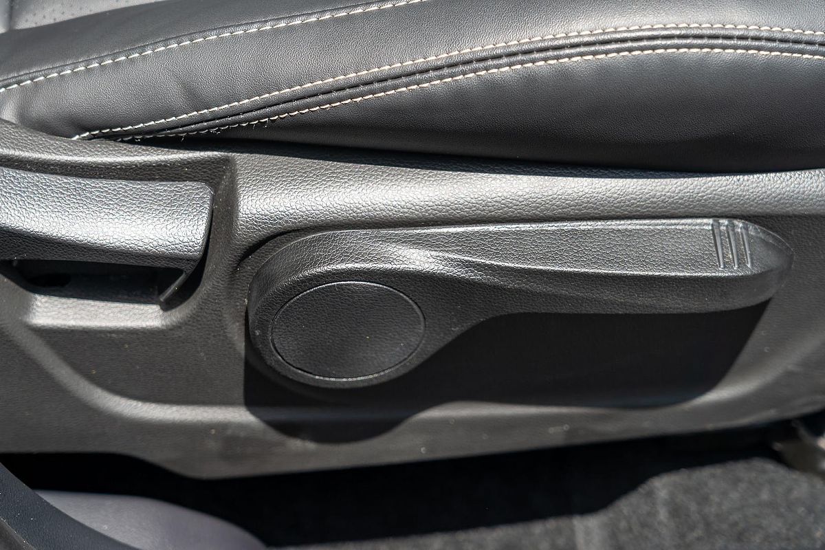 2025 Mahindra XUV3XO AX7L