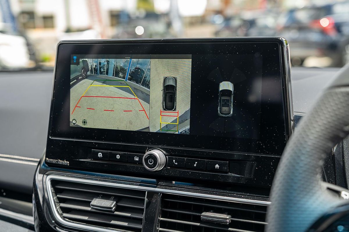 2025 Mahindra XUV3XO AX7L