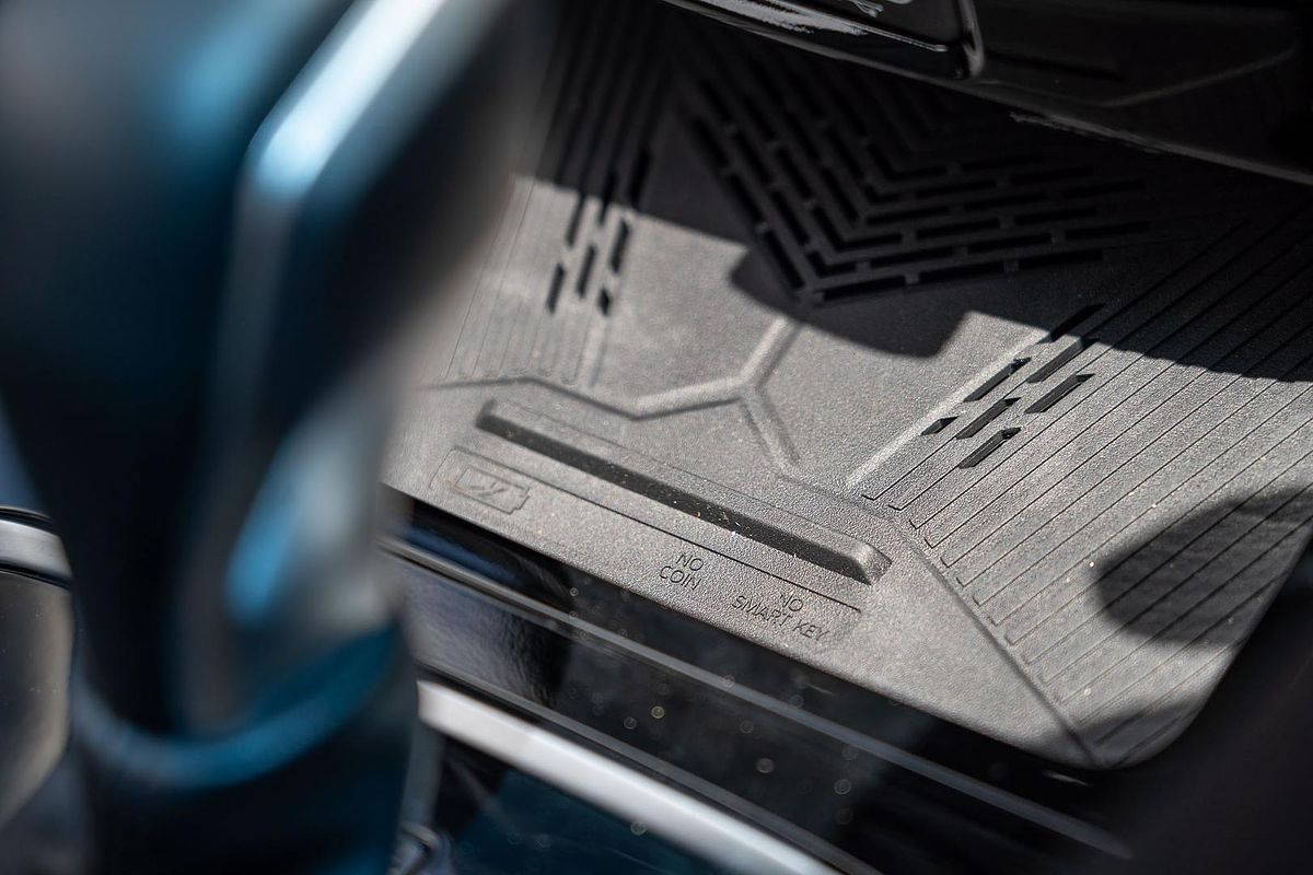 2025 Mahindra XUV3XO AX7L