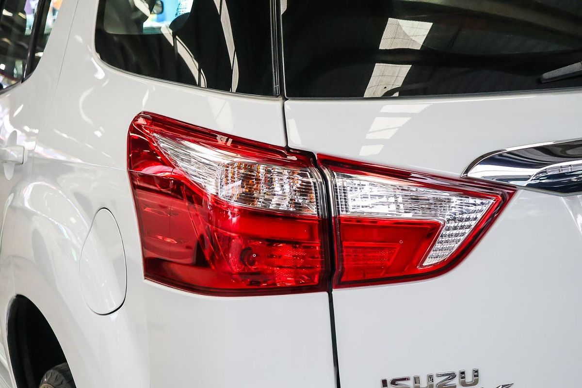 2017 Isuzu MU-X LS-M