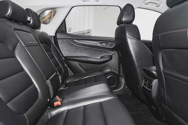 2024 MG HS Excite SAS23