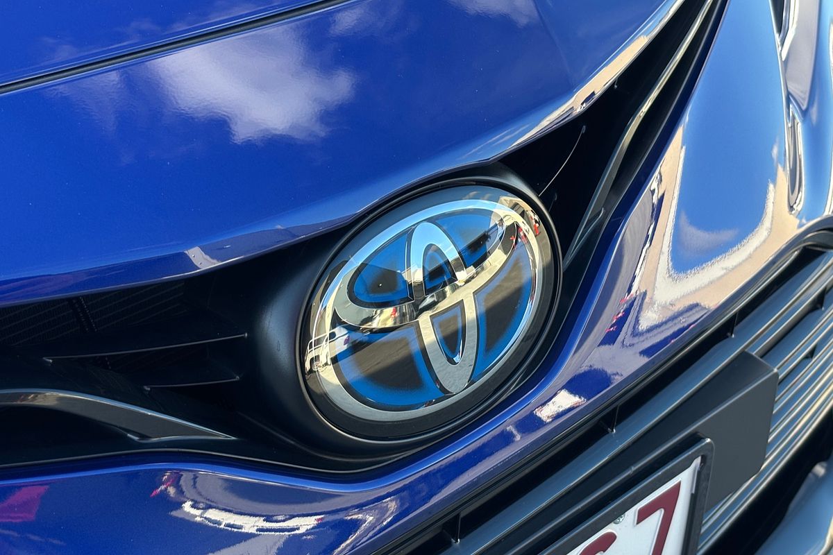 2024 Toyota Camry Ascent AXVH70R