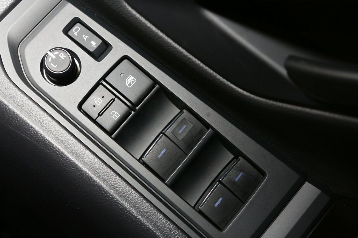 2024 Toyota Landcruiser GXL FJA300R