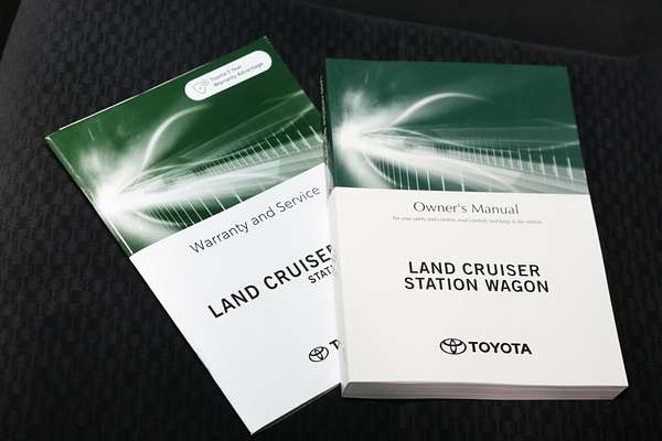 2024 Toyota Landcruiser GXL FJA300R