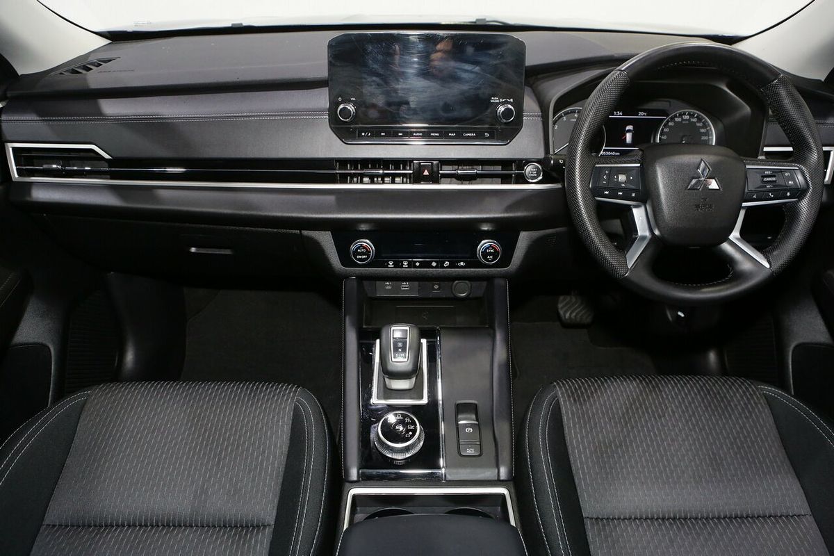 2022 Mitsubishi Outlander LS ZM