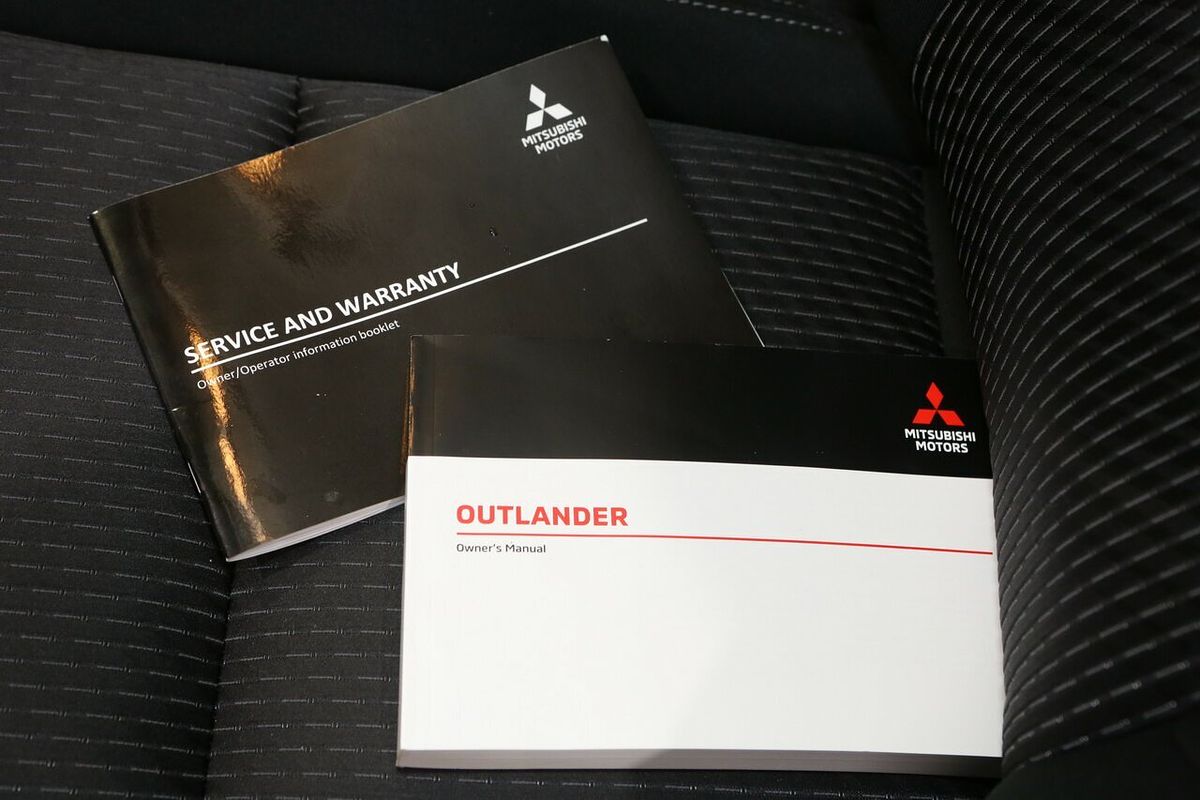 2022 Mitsubishi Outlander LS ZM