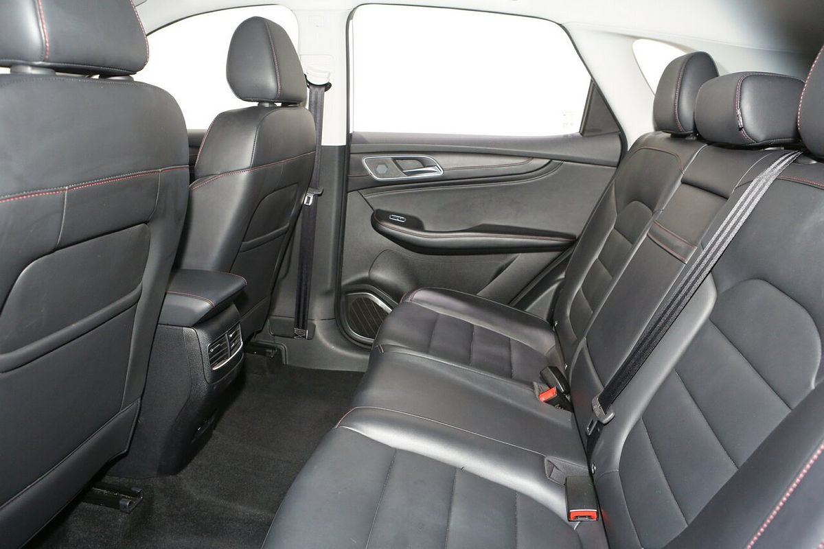 2024 MG HS Vibe SAS23