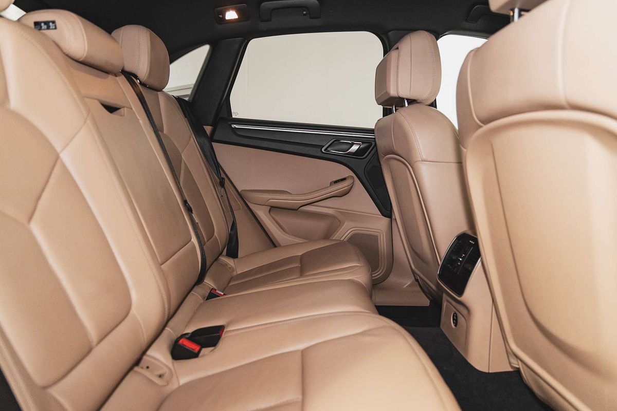 2020 Porsche Macan 95B