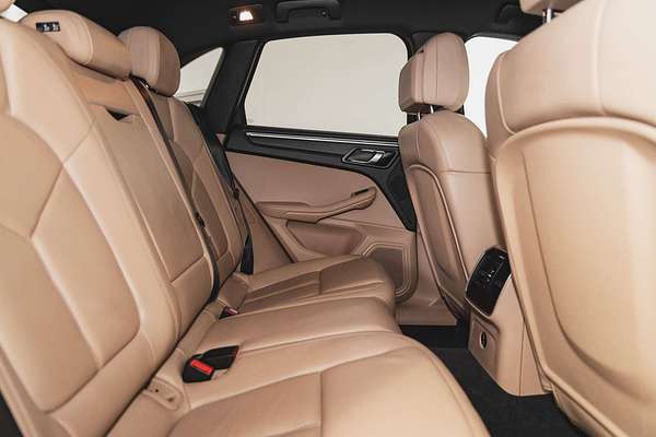 2020 Porsche Macan 95B