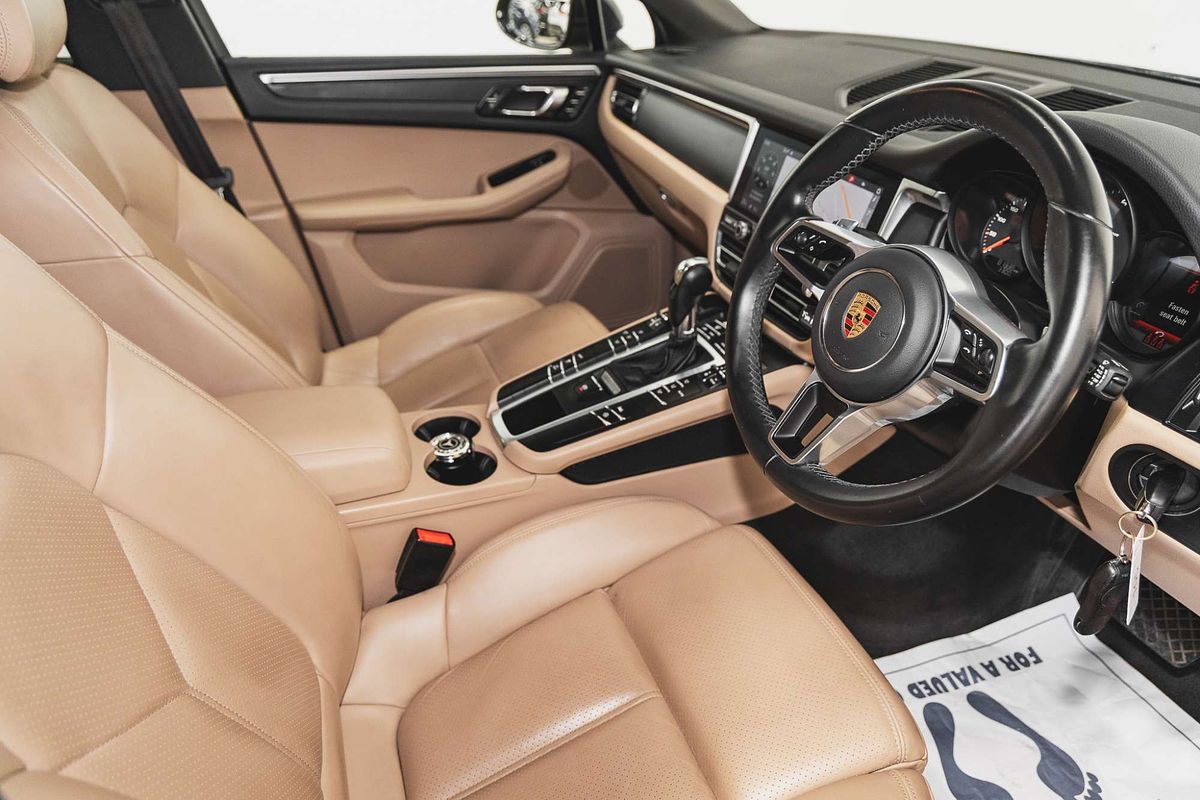 2020 Porsche Macan 95B