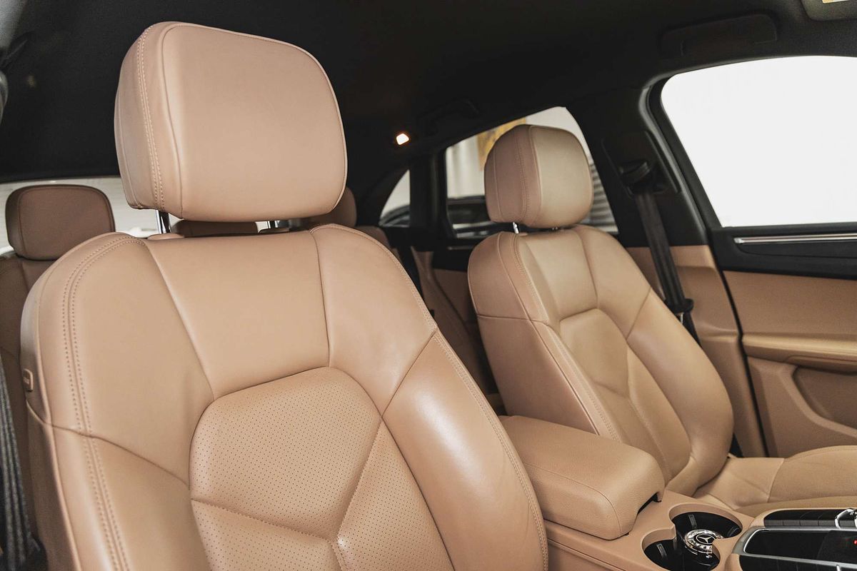 2020 Porsche Macan 95B