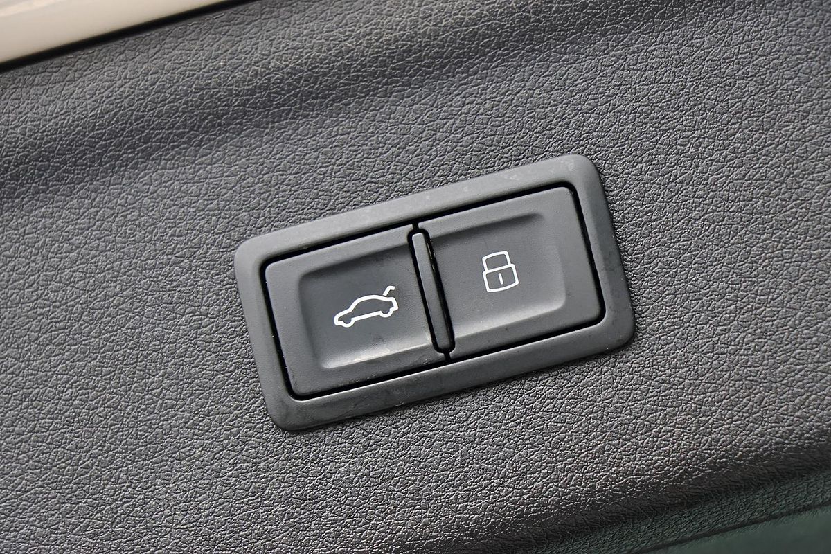 2017 Audi Q3 TDI Sport 8U