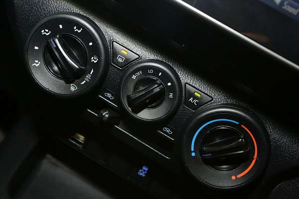 2017 Toyota Hilux Workmate TGN121R Rear Wheel Drive