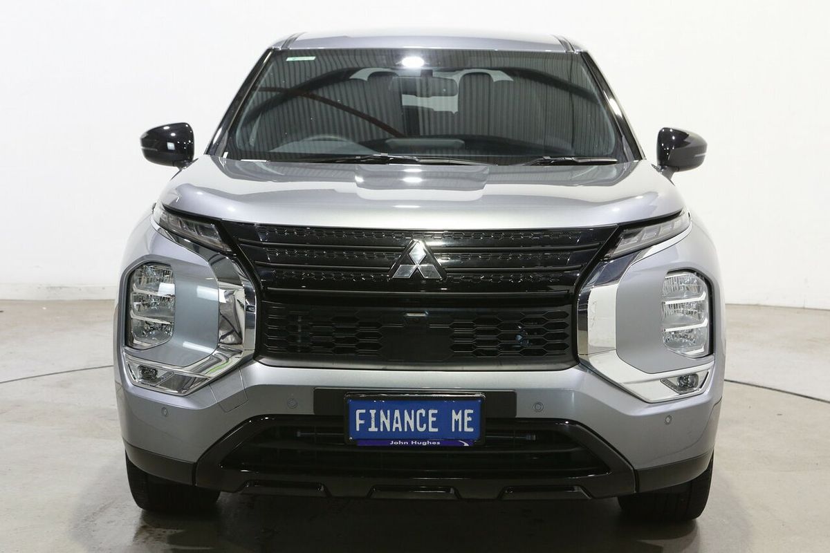 2023 Mitsubishi Outlander Black Edition ZM