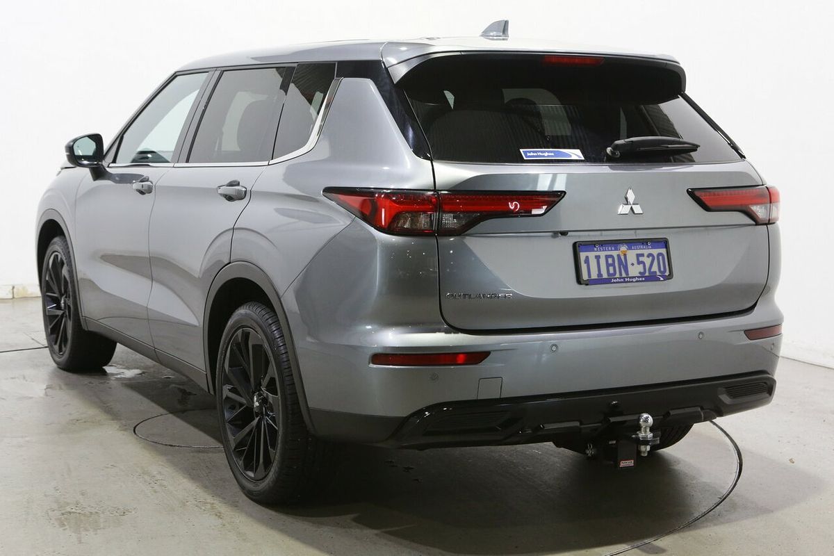 2023 Mitsubishi Outlander Black Edition ZM