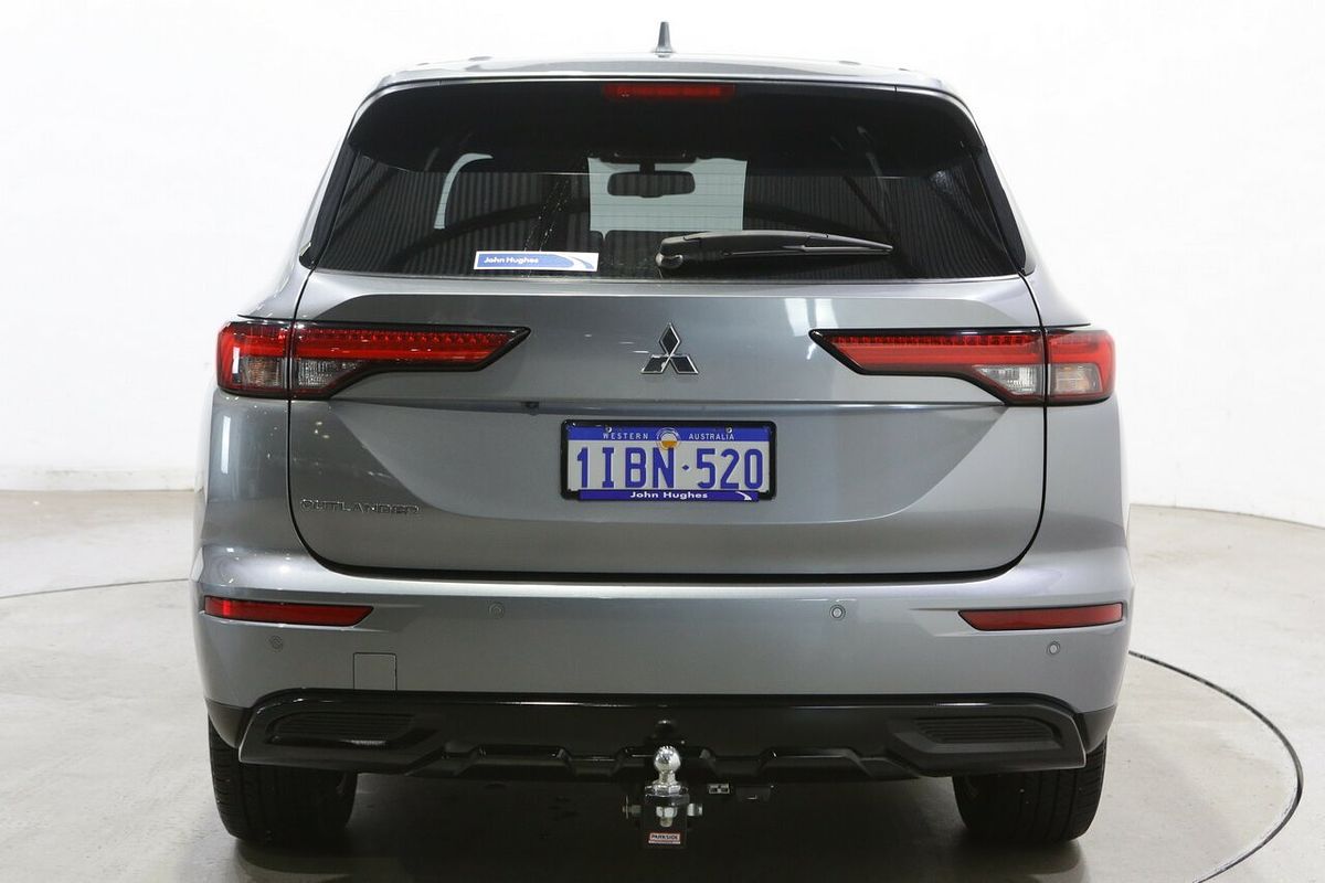 2023 Mitsubishi Outlander Black Edition ZM