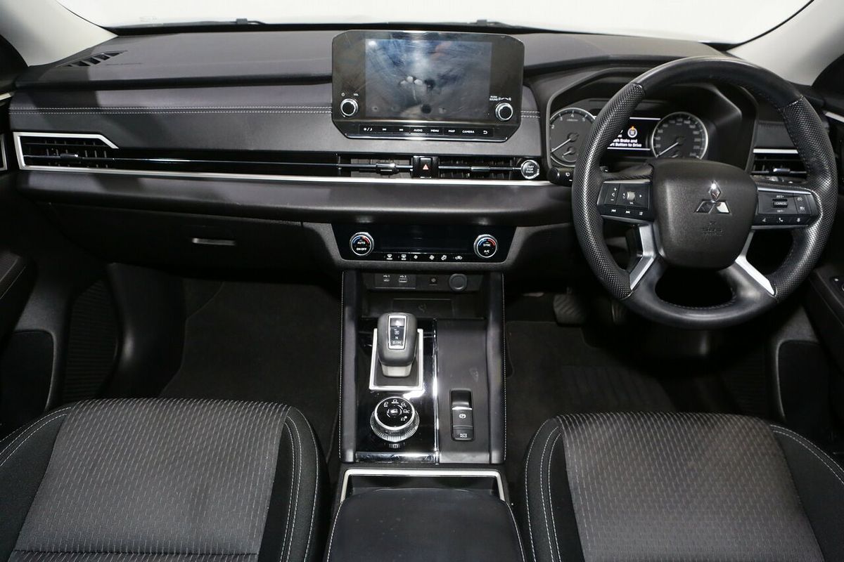 2022 Mitsubishi Outlander LS ZM