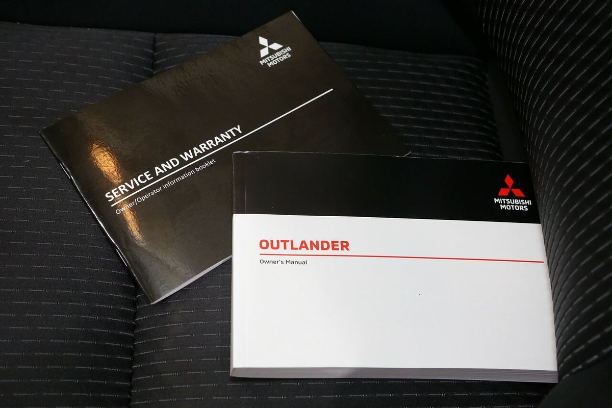 2022 Mitsubishi Outlander LS ZM