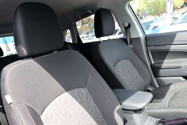 2025 Mitsubishi ASX MR XD