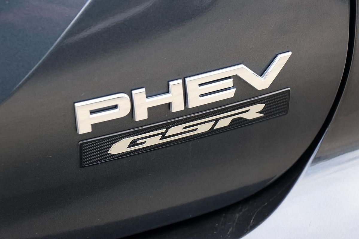 2024 Mitsubishi Outlander PHEV GSR ZM