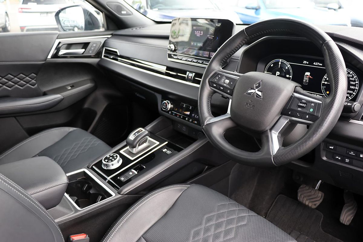 2024 Mitsubishi Outlander PHEV GSR ZM