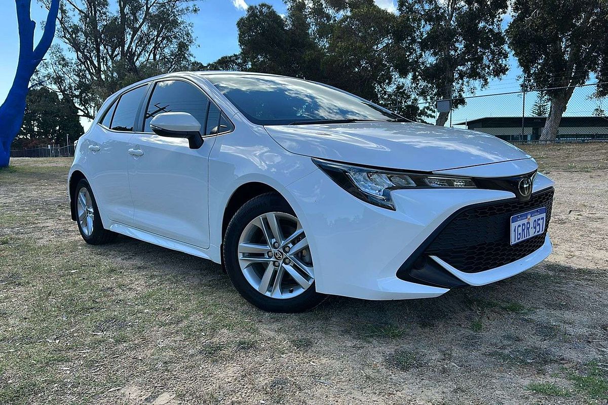 2018 Toyota Corolla Ascent Sport MZEA12R