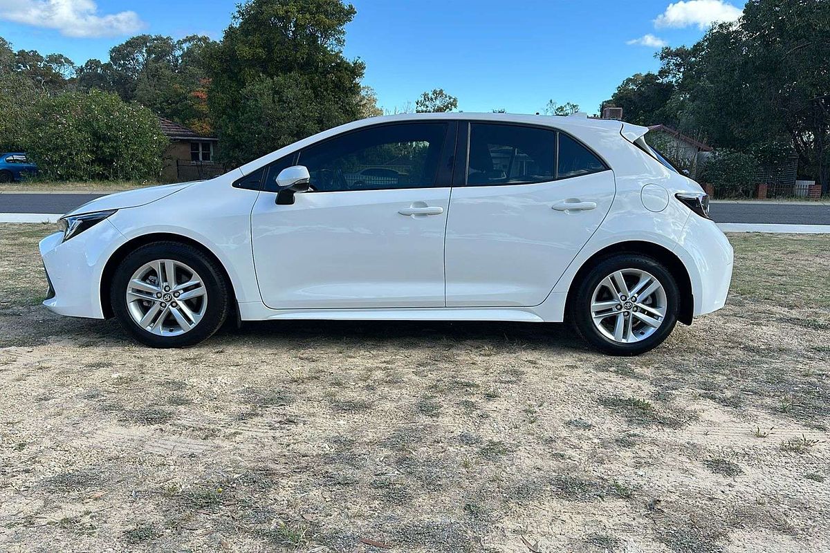 2018 Toyota Corolla Ascent Sport MZEA12R