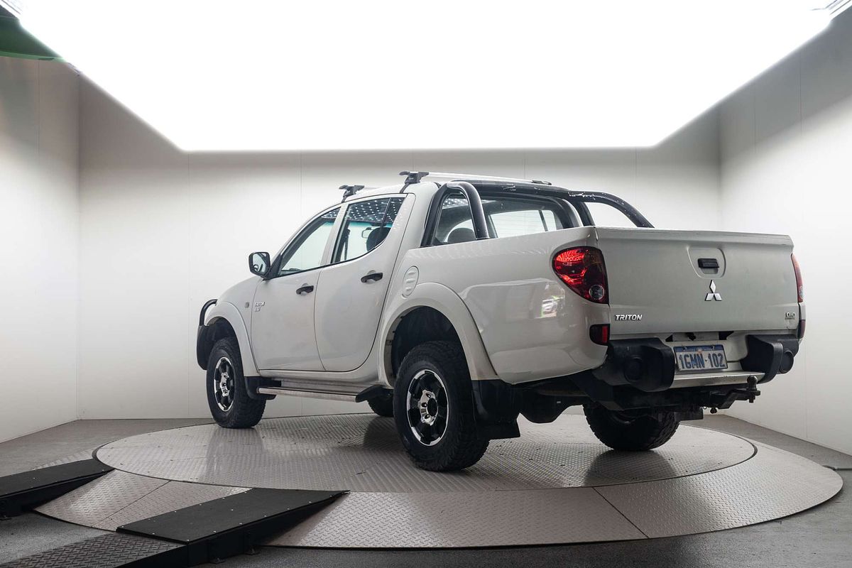 2011 Mitsubishi Triton GL-R MN 4X4