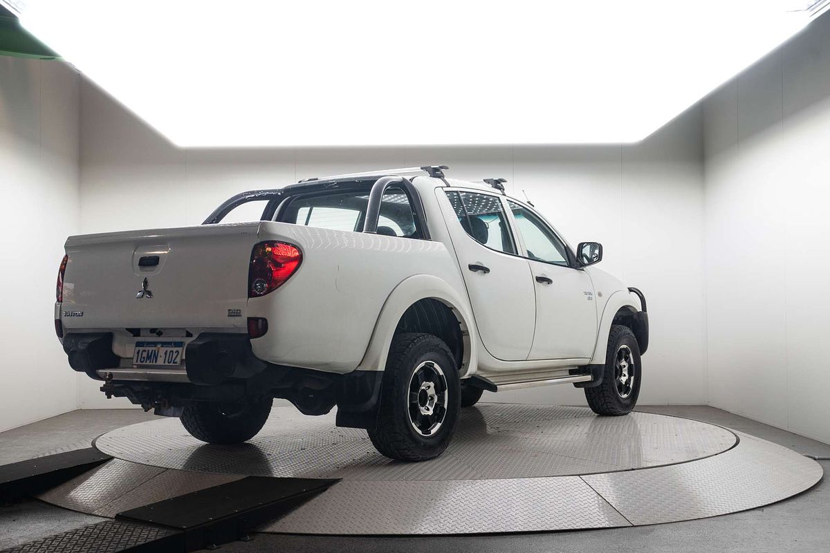 2011 Mitsubishi Triton GL-R MN 4X4