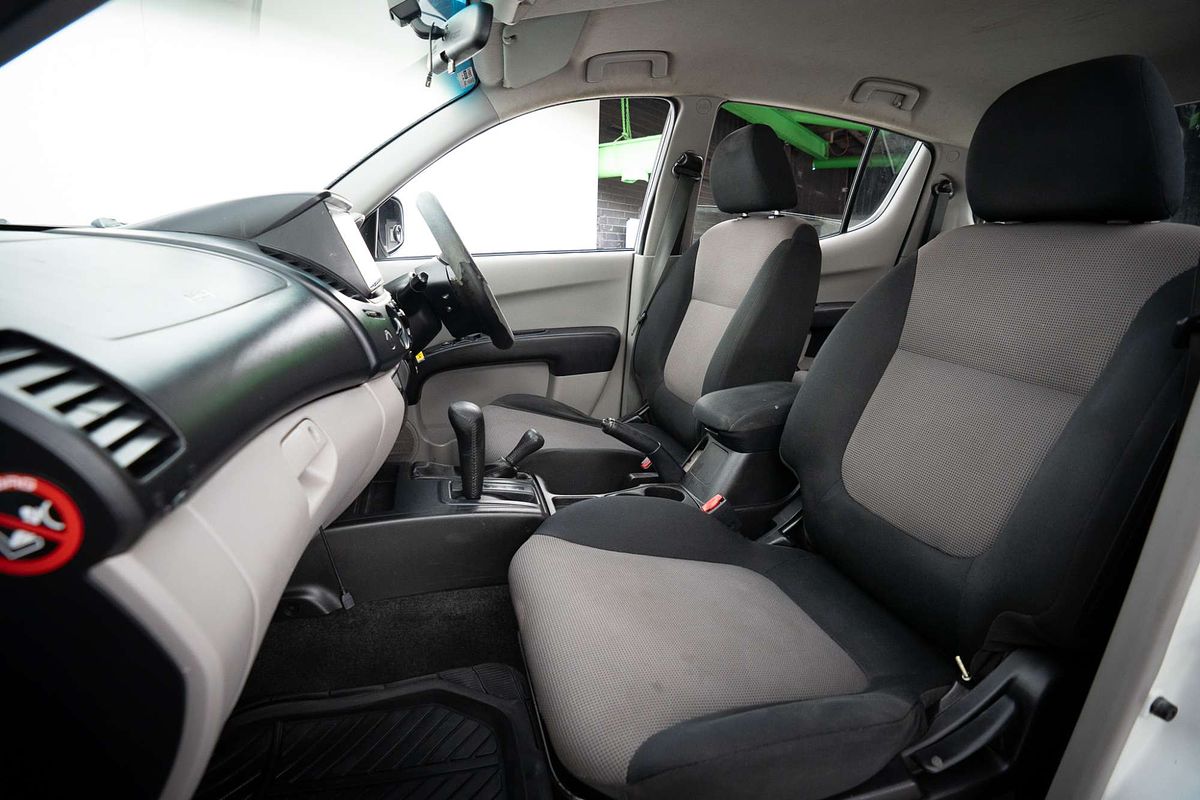 2011 Mitsubishi Triton GL-R MN 4X4