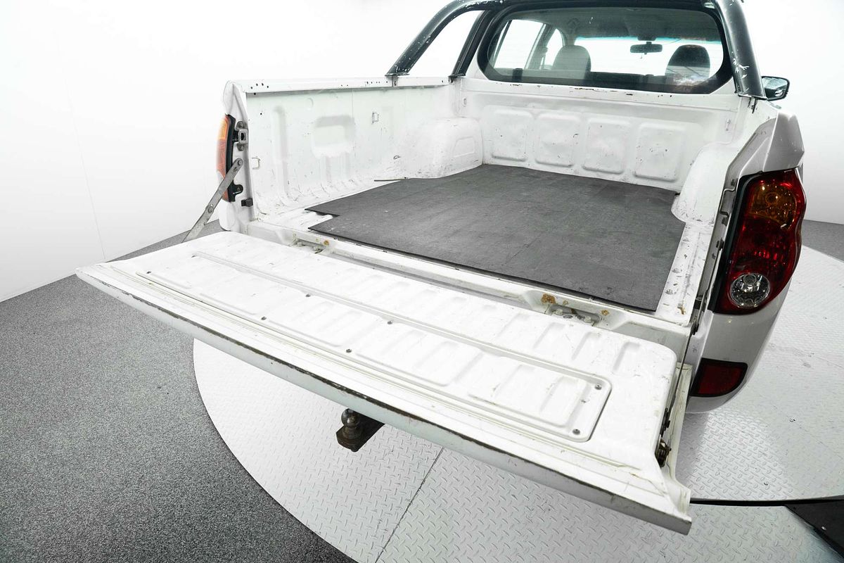 2011 Mitsubishi Triton GL-R MN 4X4